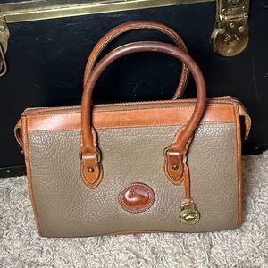 Vintage Biscotti Shortbread Dooney and Bourke AWL Shoulder  bag